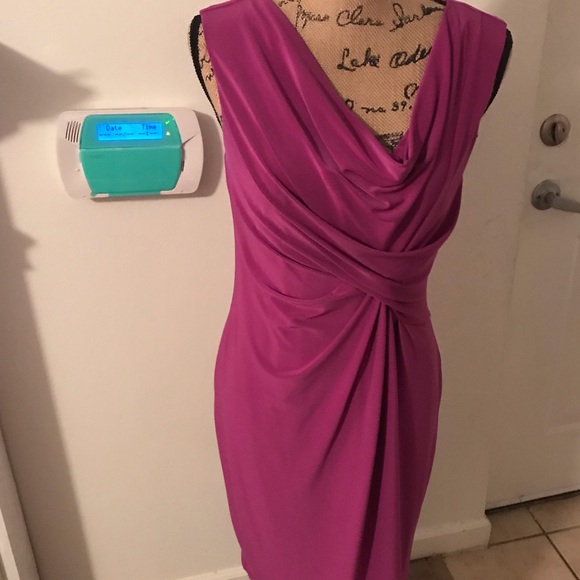 Violet sheath dress with flexible neckline - Picture 2 of 4